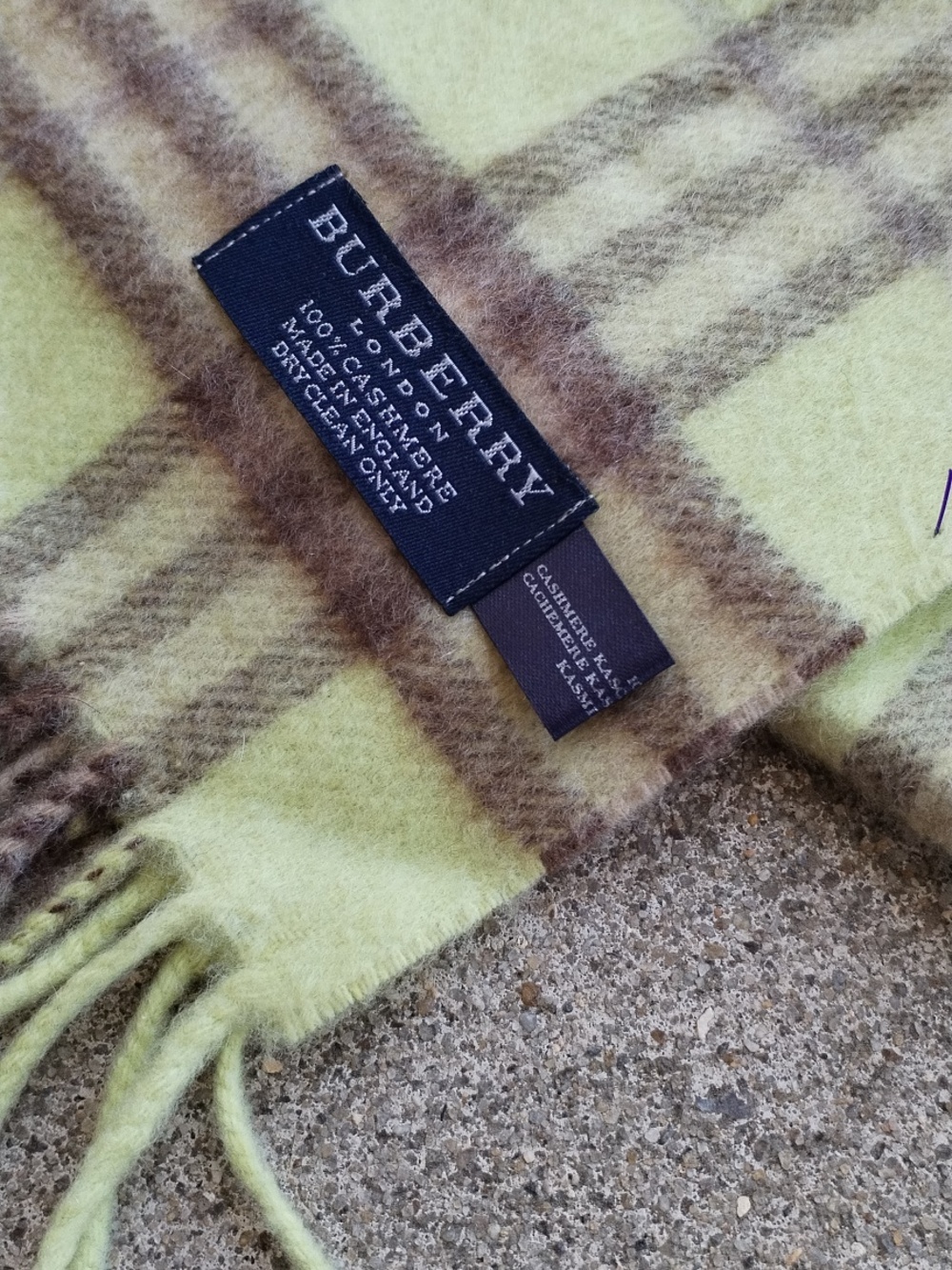 Burberry Scarf 100% Cashmere Mint Green and tan - Picture 5 of 5